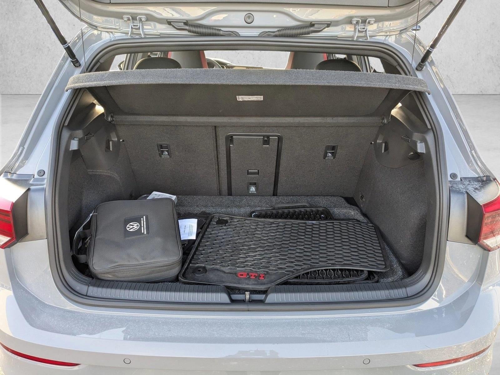 2024 Volkswagen Golf GTI 2.0T SE DSG