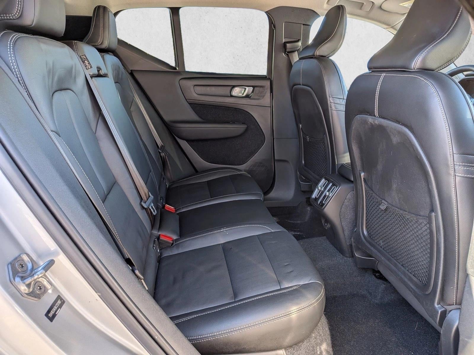 2019 Volvo XC40 T5 AWD Momentum