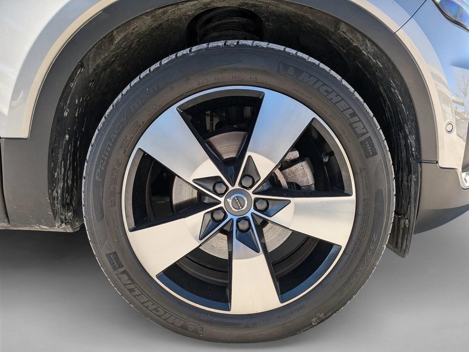 2019 Volvo XC40 T5 AWD Momentum