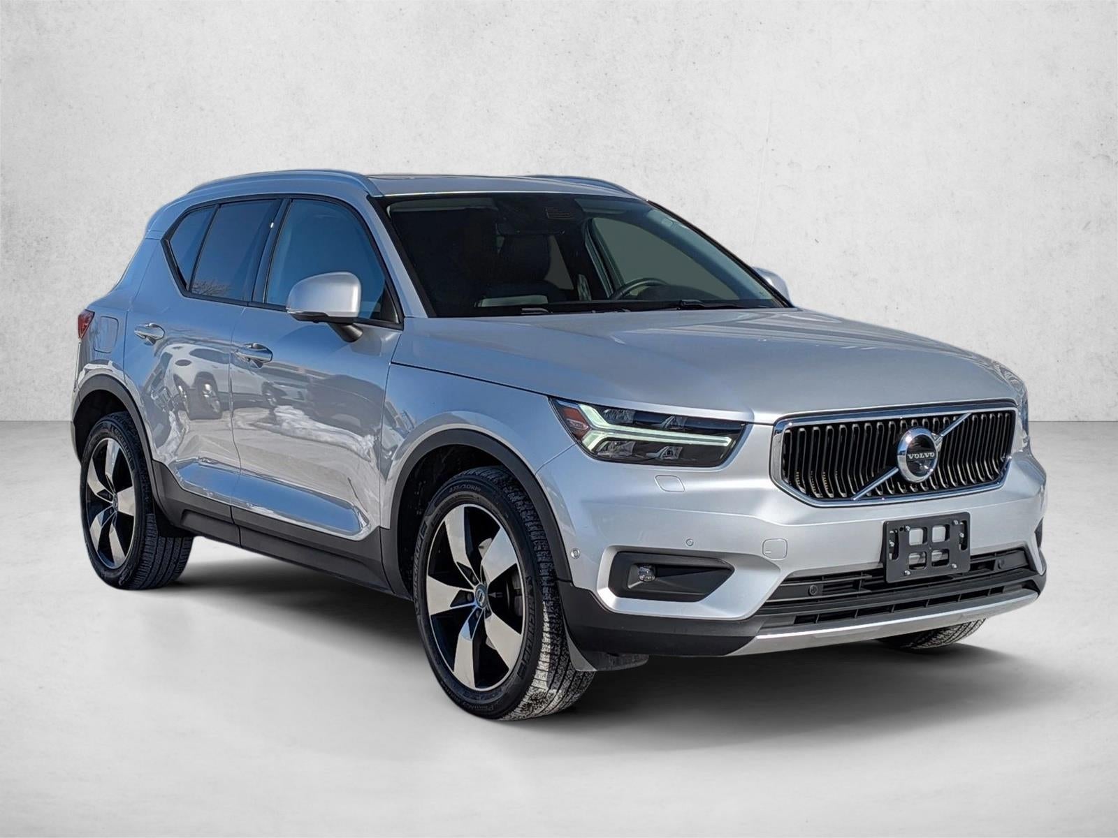 2019 Volvo XC40 T5 AWD Momentum