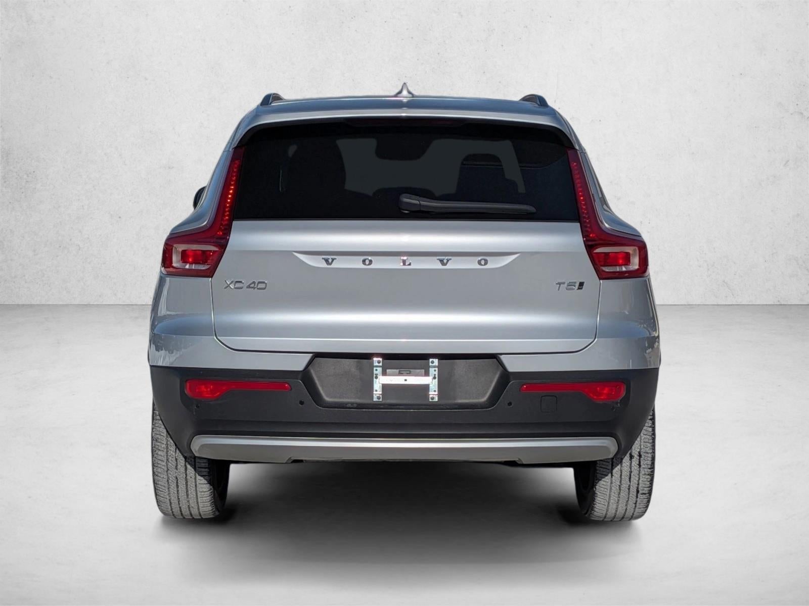 2019 Volvo XC40 T5 AWD Momentum