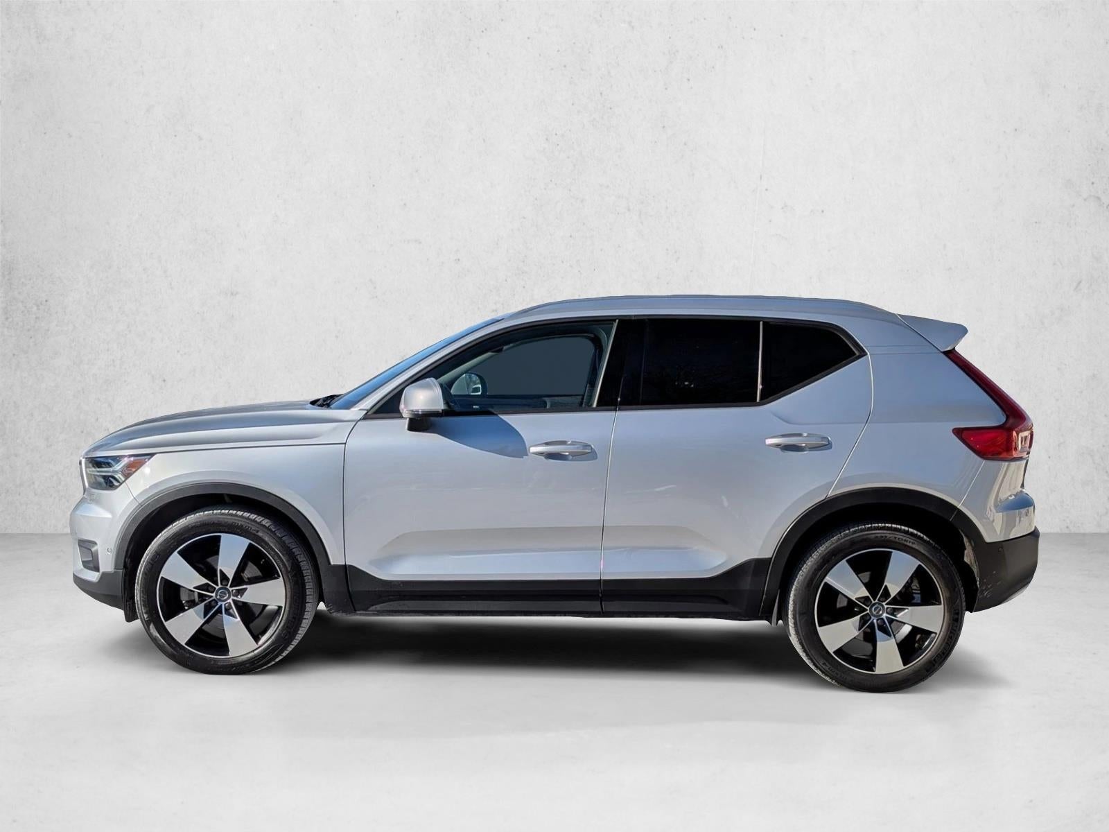 2019 Volvo XC40 T5 AWD Momentum