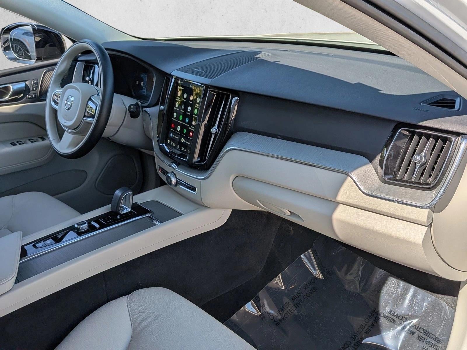 2024 Volvo XC60 Recharge Plug-In Hybrid T8 eAWD PHEV Plus Dark Theme