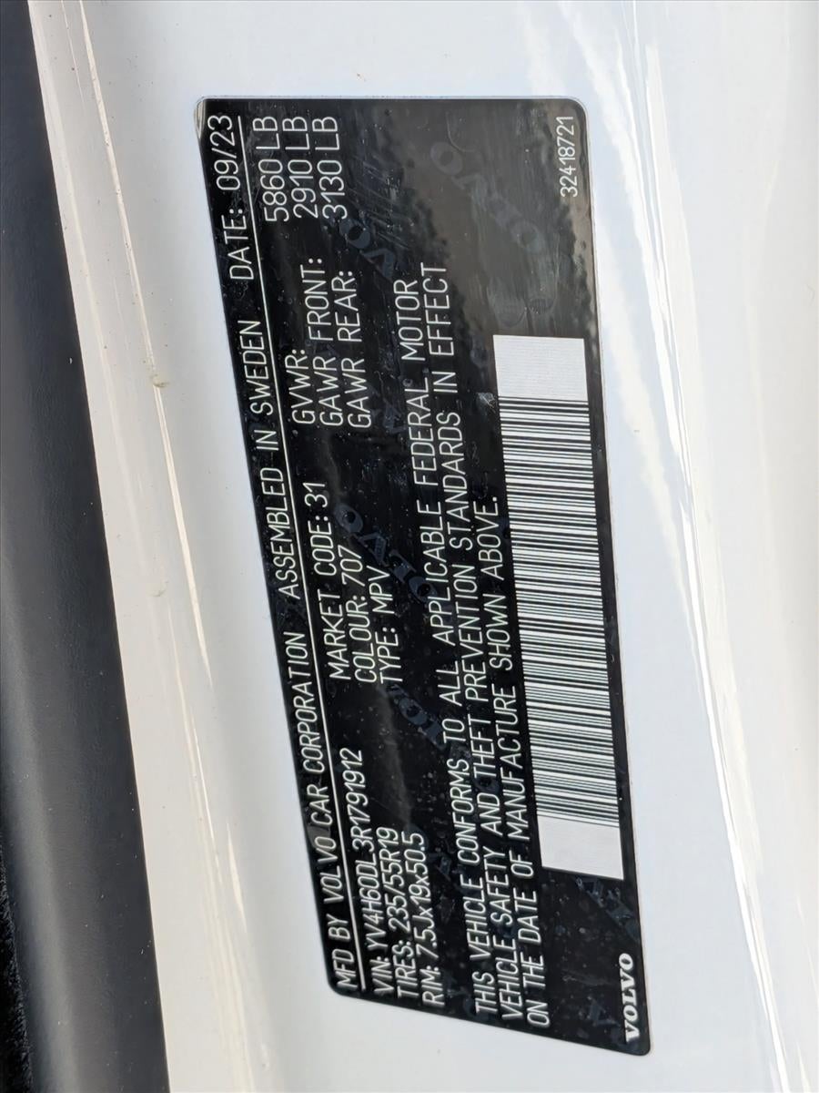 2024 Volvo XC60 Recharge Plug-In Hybrid T8 eAWD PHEV Plus Dark Theme