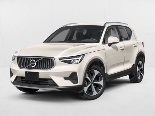 2025 Volvo XC40 B5 AWD Ultra Dark Theme