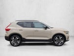 2025 Volvo XC40 B5 AWD Ultra Dark Theme