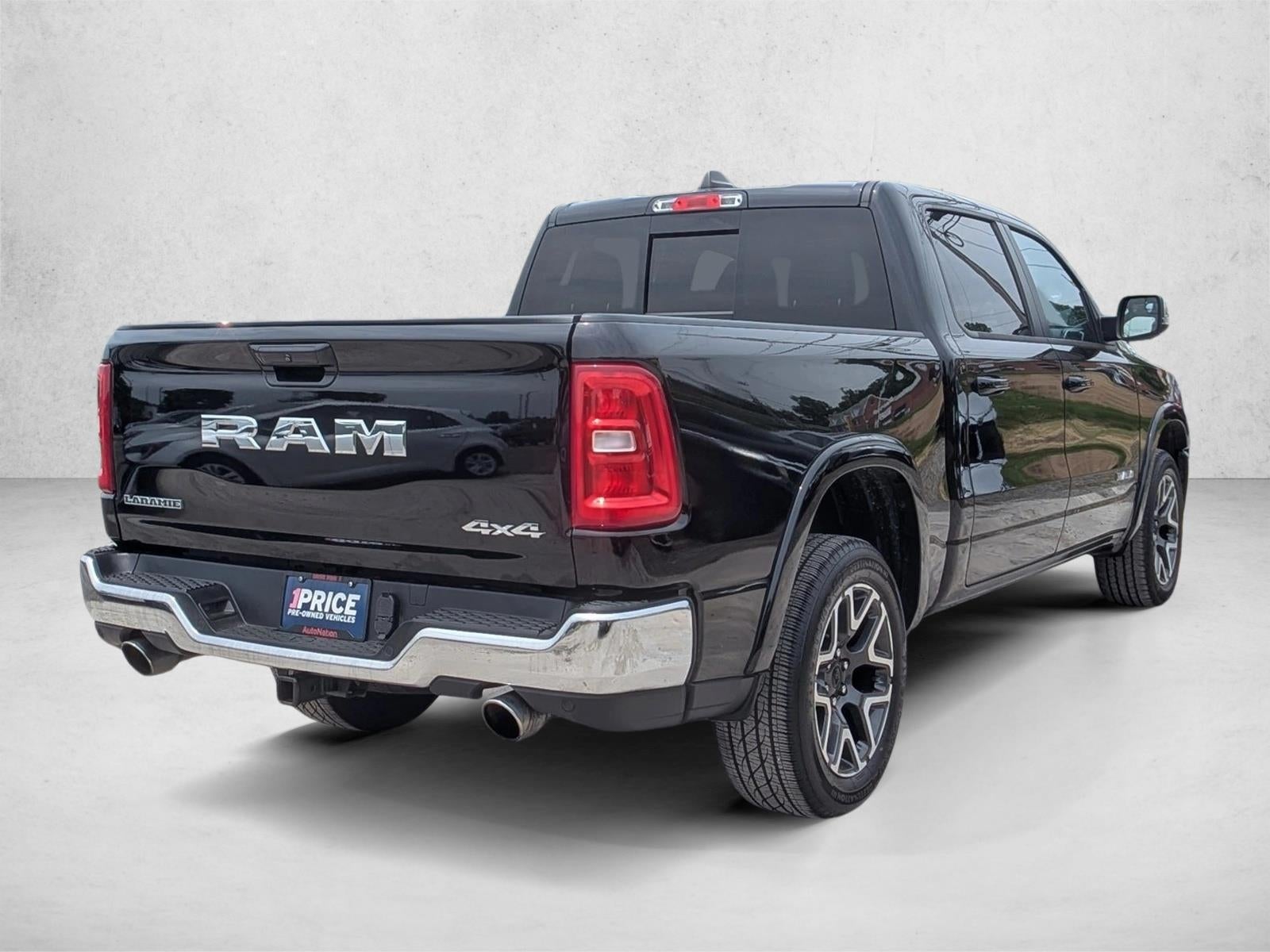 2025 RAM 1500 Laramie 4x4 Crew Cab 5'7" Box