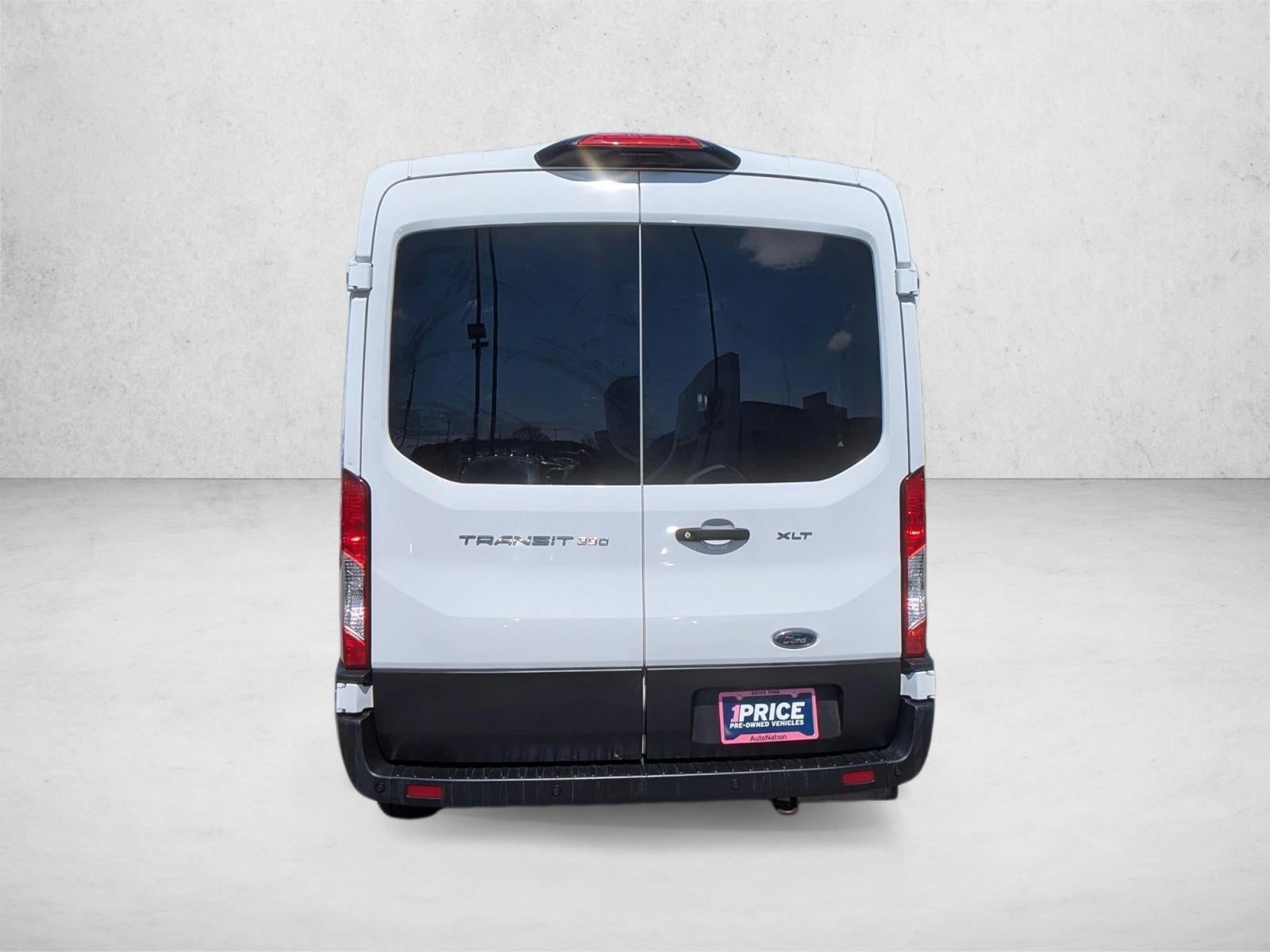 2023 Ford Transit Passenger Wagon T-350 148" Med Roof XLT RWD