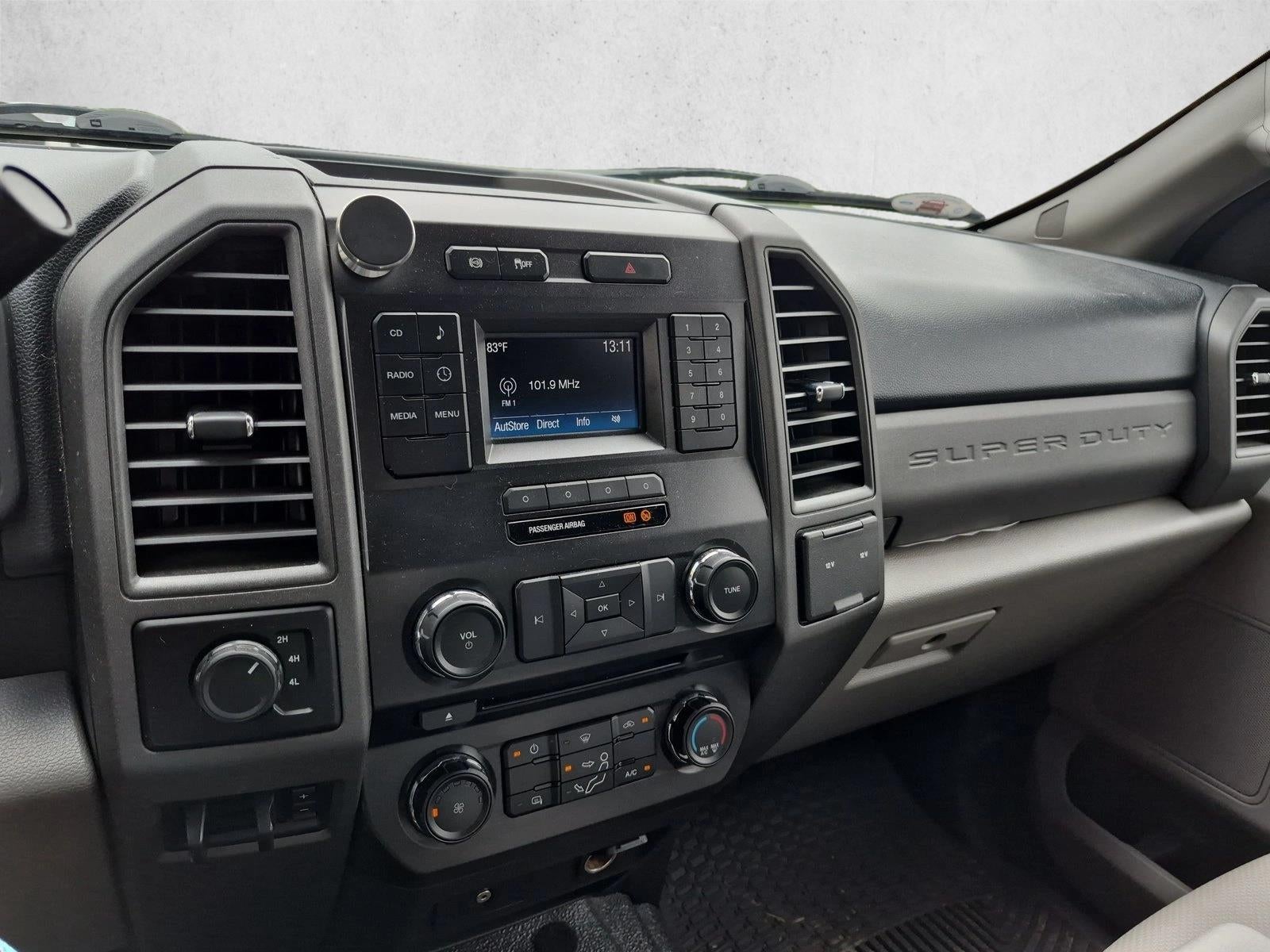 2017 Ford Super Duty F-250 SRW XL 4WD Crew Cab 8' Box
