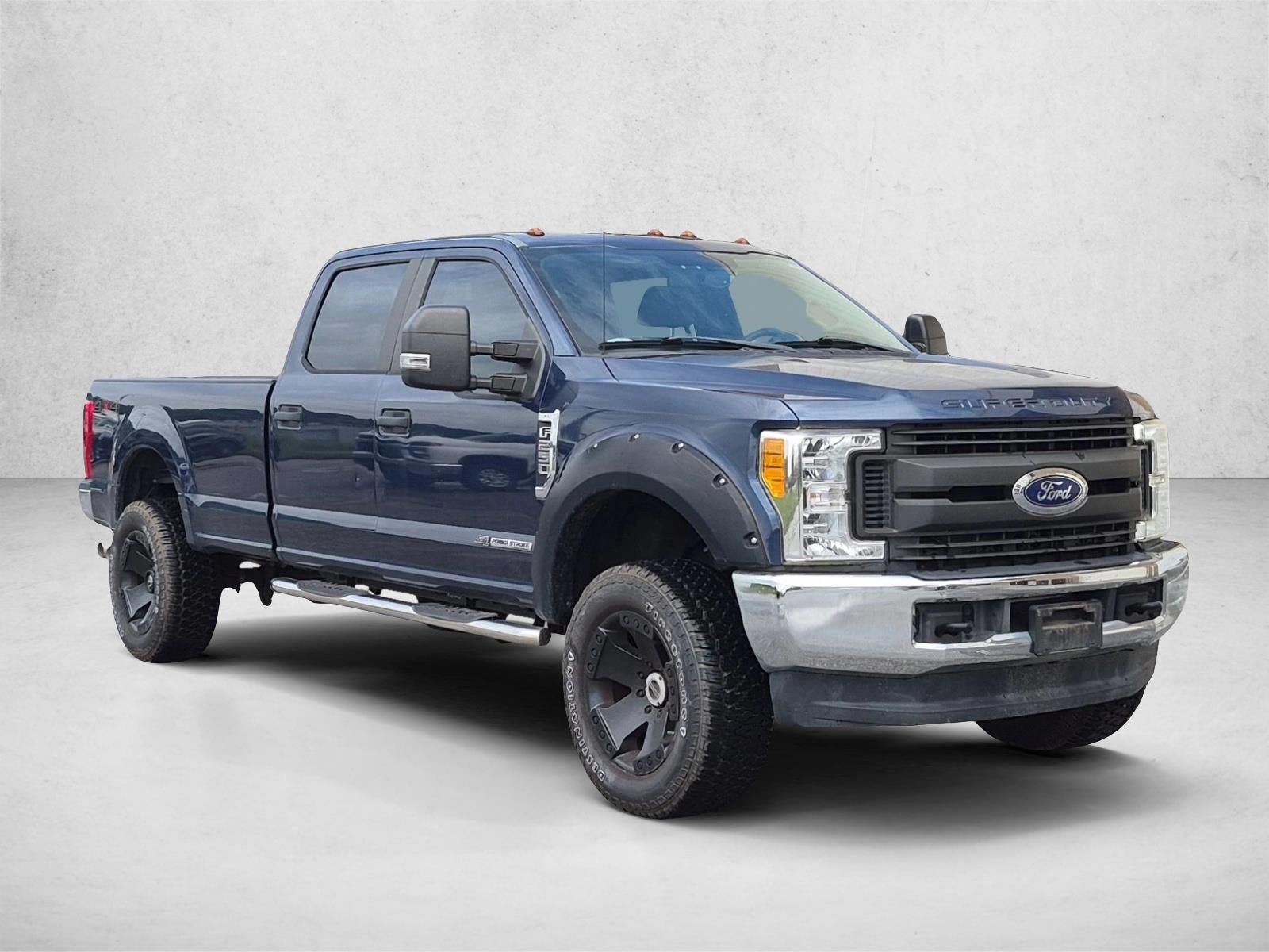2017 Ford Super Duty F-250 SRW XL 4WD Crew Cab 8' Box