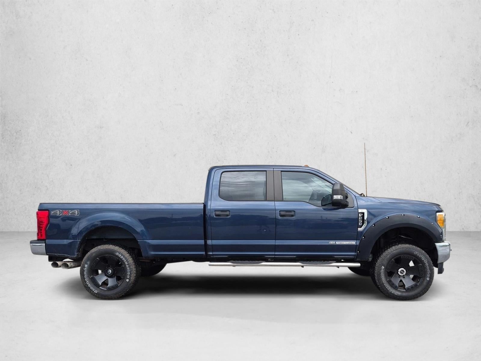 2017 Ford Super Duty F-250 SRW XL 4WD Crew Cab 8' Box