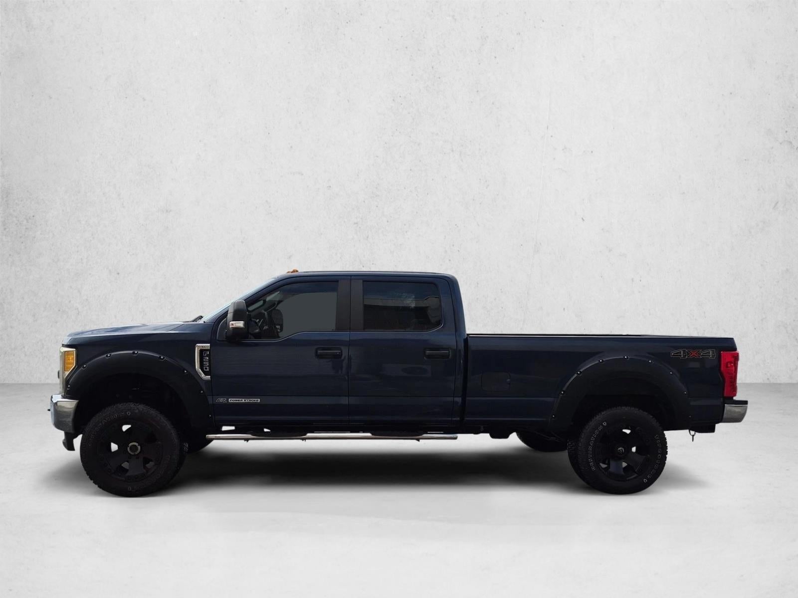 2017 Ford Super Duty F-250 SRW XL 4WD Crew Cab 8' Box