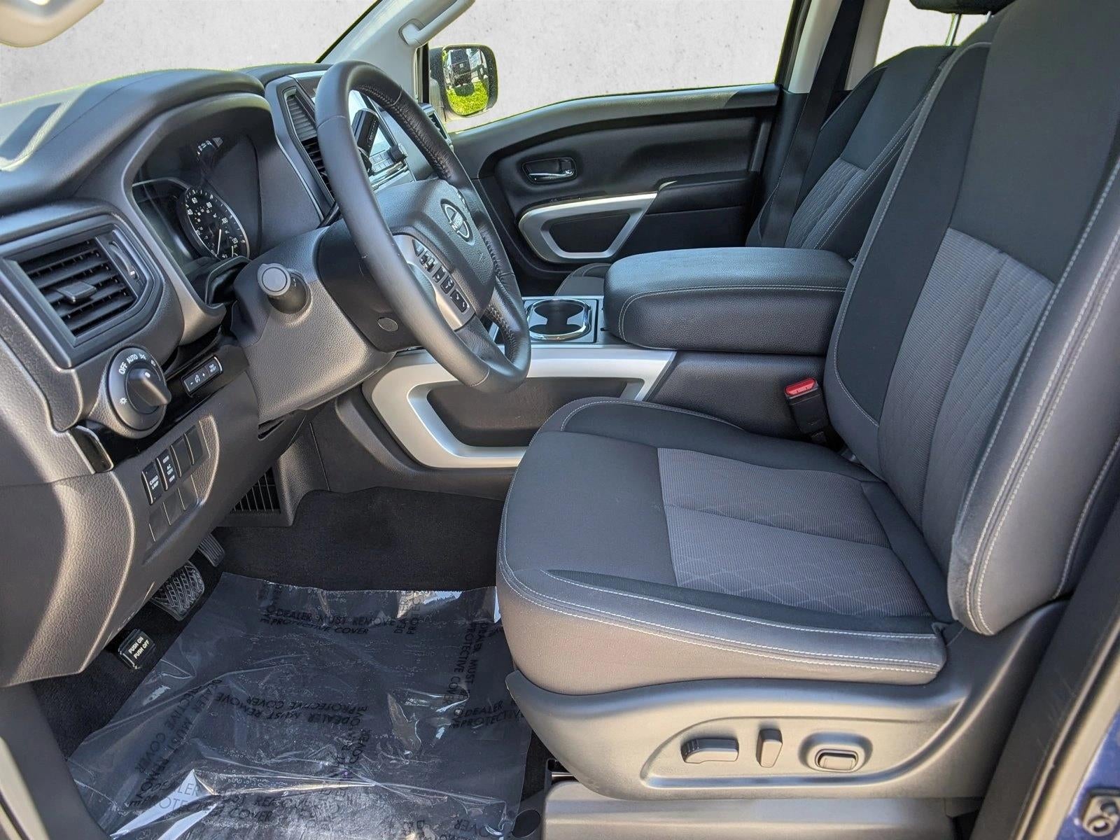2024 Nissan Titan 4x4 Crew Cab SV