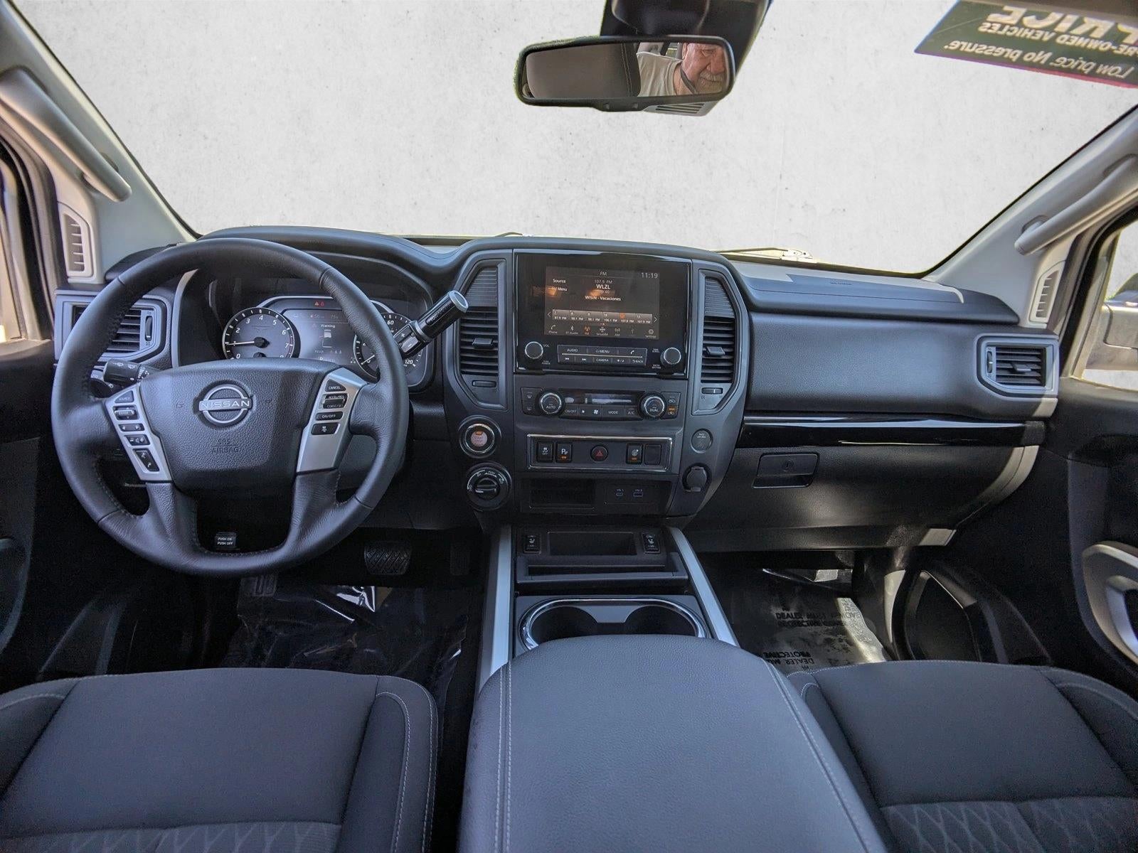 2024 Nissan Titan 4x4 Crew Cab SV