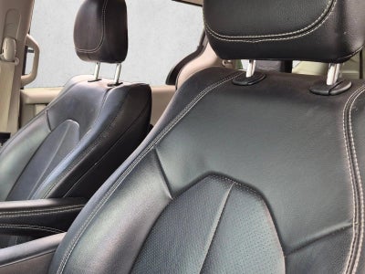2022 Chrysler Pacifica Touring L FWD