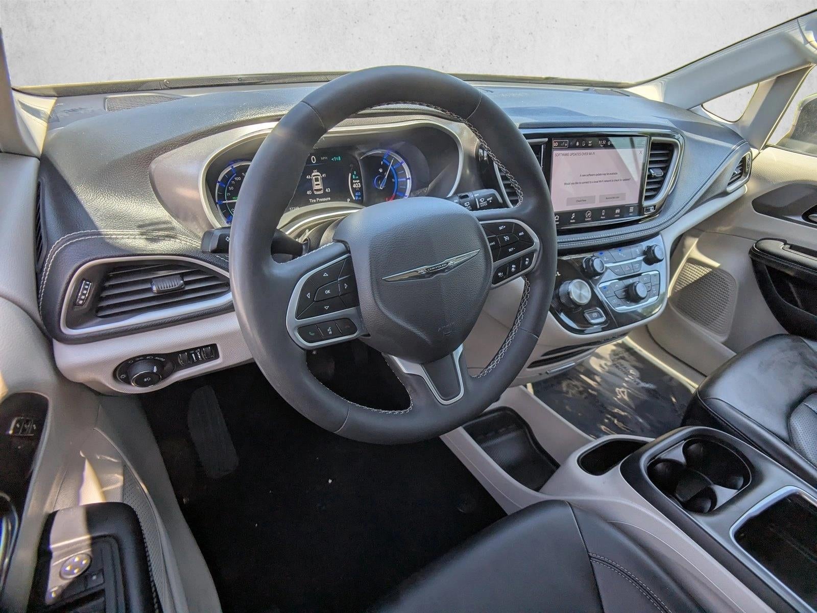 2023 Chrysler Pacifica Hybrid Touring L FWD