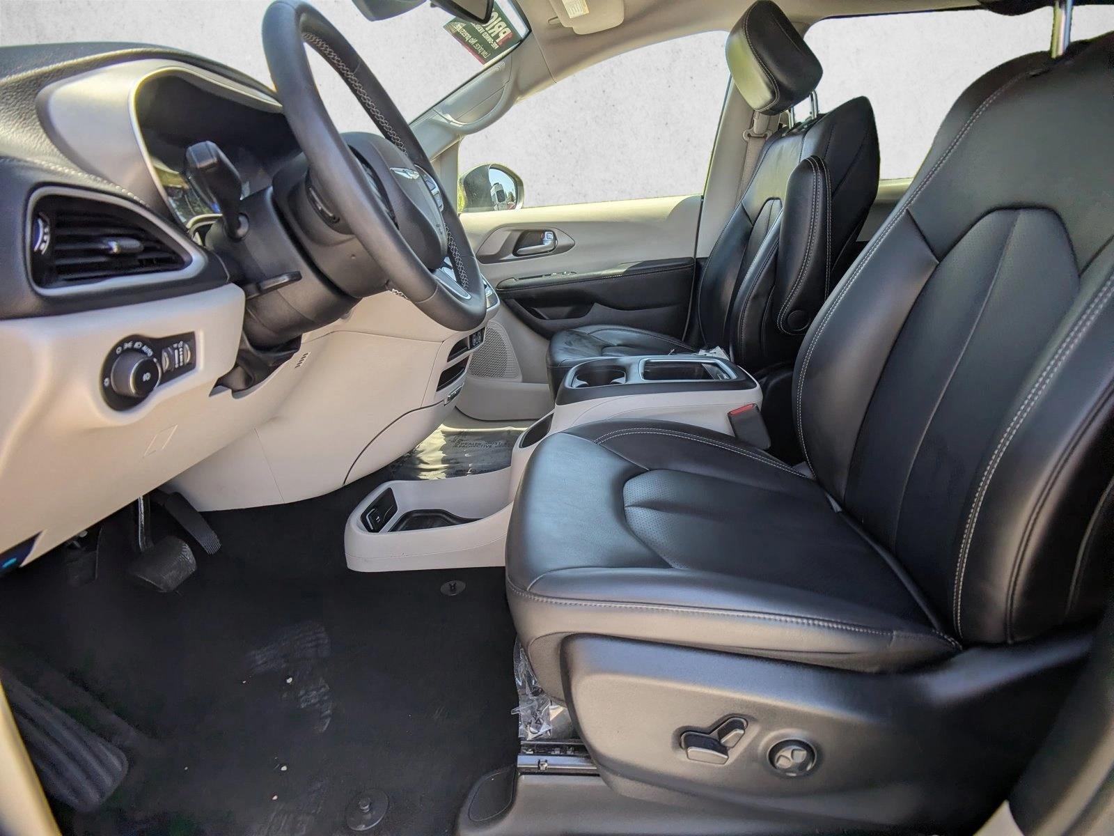 2023 Chrysler Pacifica Hybrid Touring L FWD