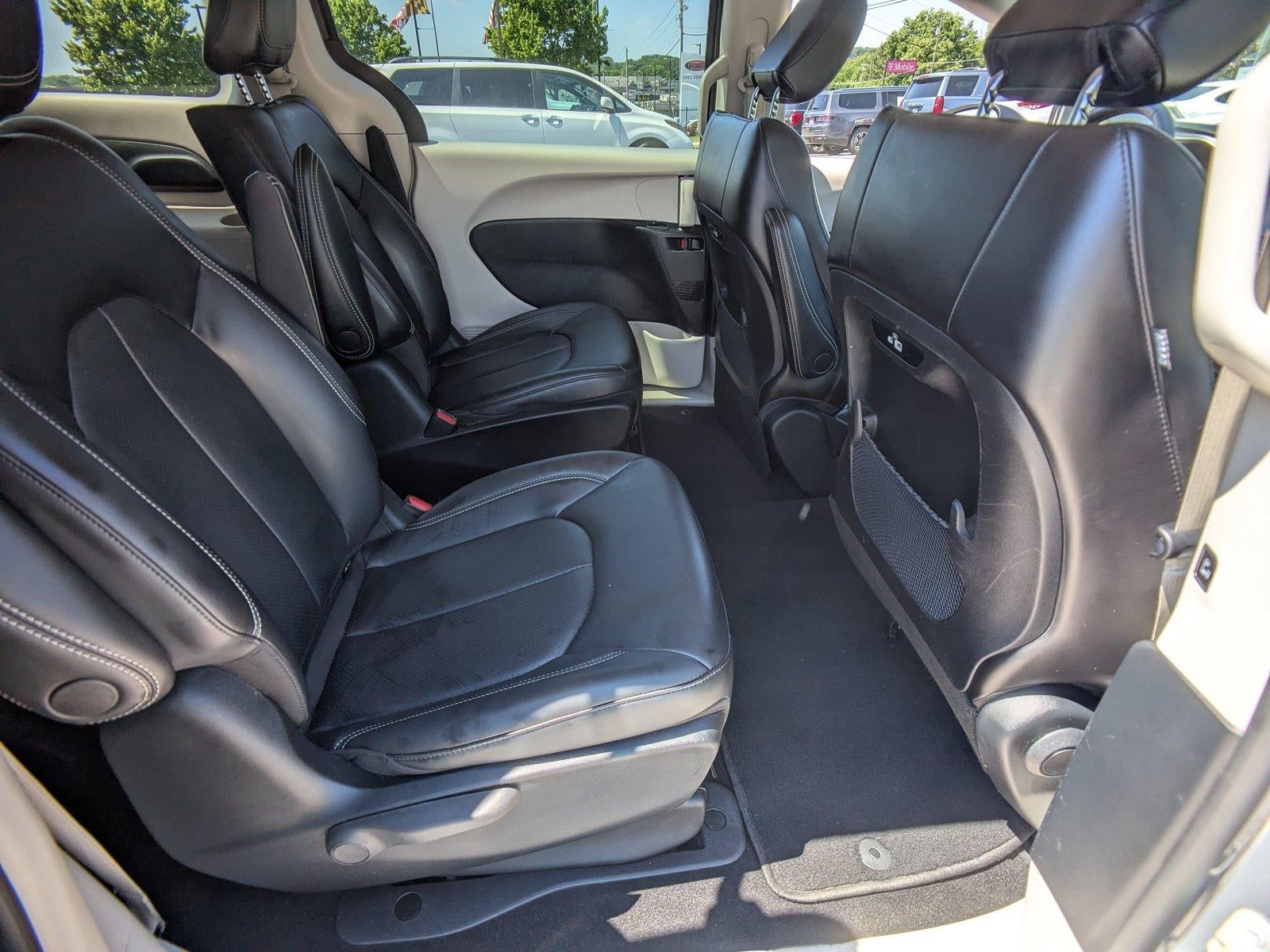 2023 Chrysler Pacifica Hybrid Touring L FWD