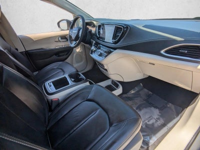 2023 Chrysler Pacifica Hybrid Touring L FWD
