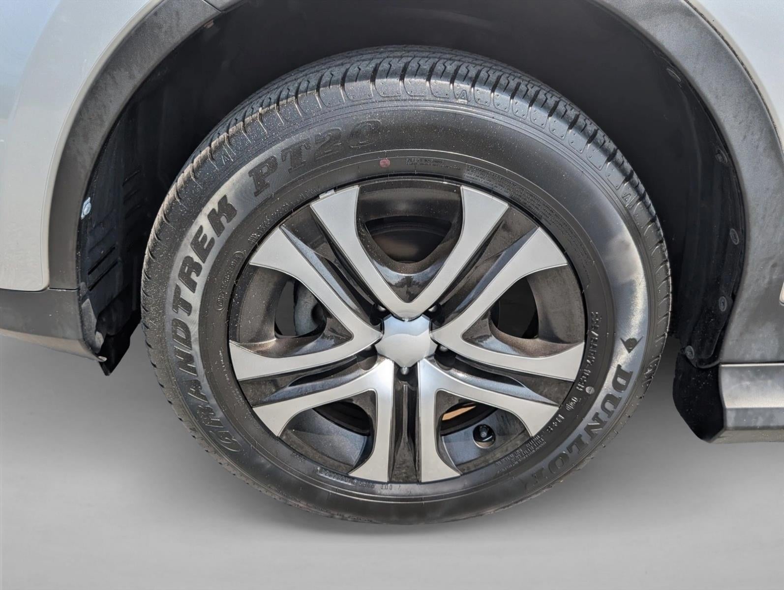 2015 Toyota RAV4 AWD 4dr LE (Natl)