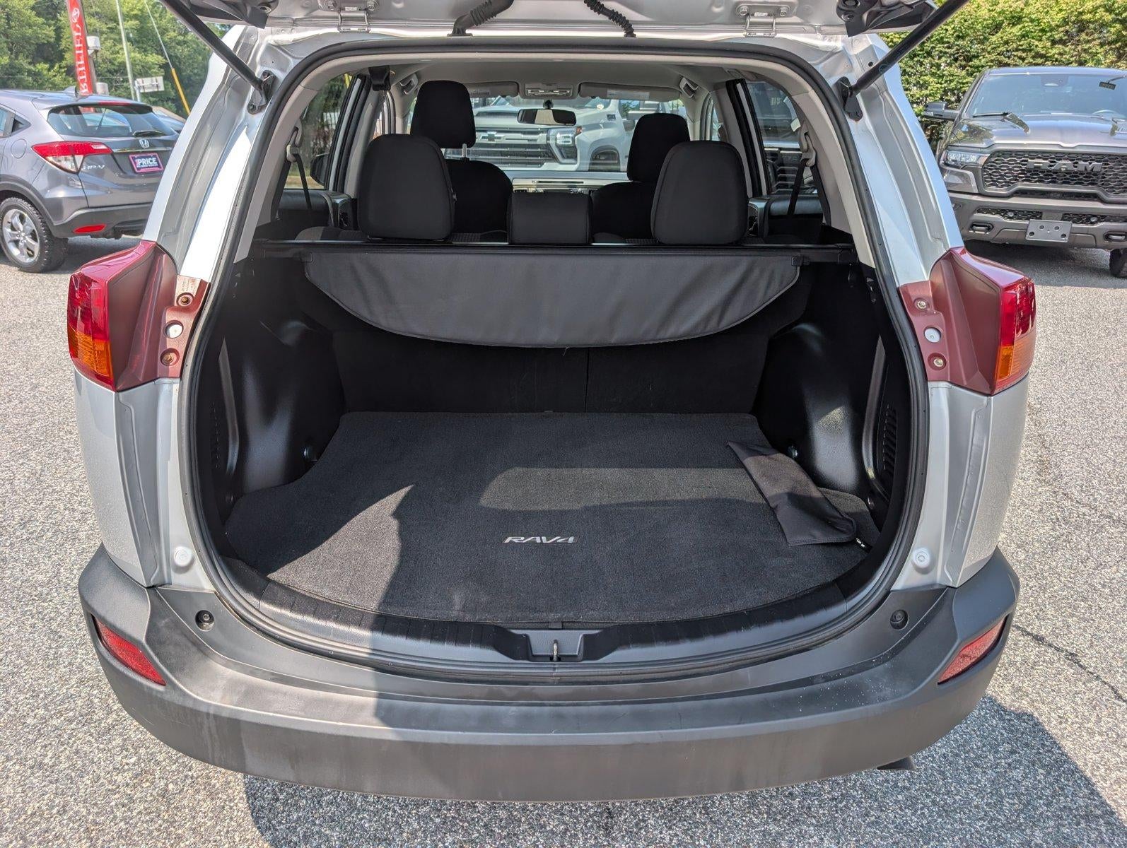 2015 Toyota RAV4 AWD 4dr LE (Natl)
