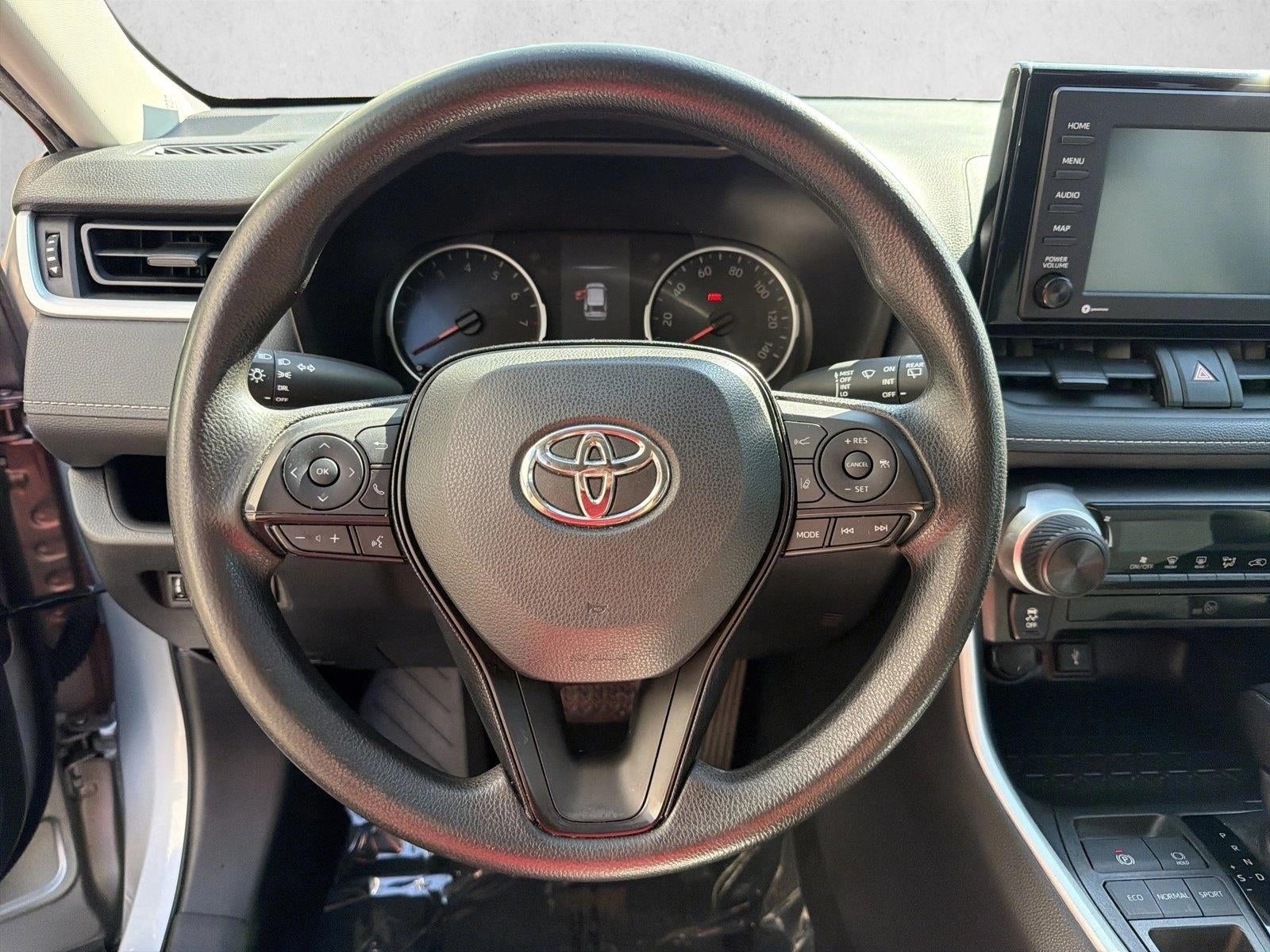 2020 Toyota RAV4 LE FWD (GS)
