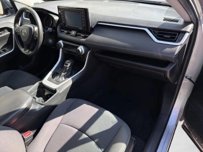 2020 Toyota RAV4 LE FWD (GS)