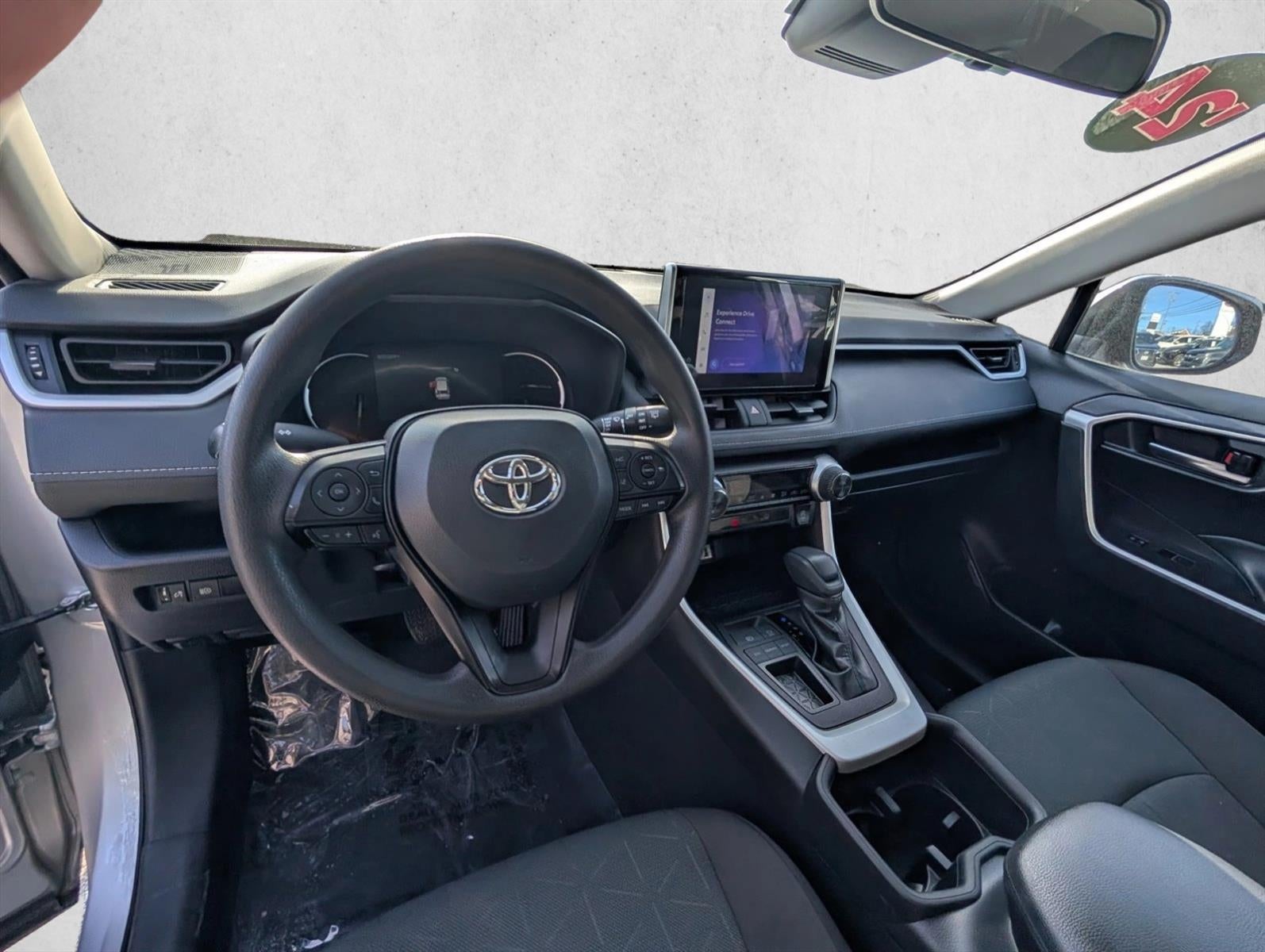 2024 Toyota RAV4 XLE FWD (GS)