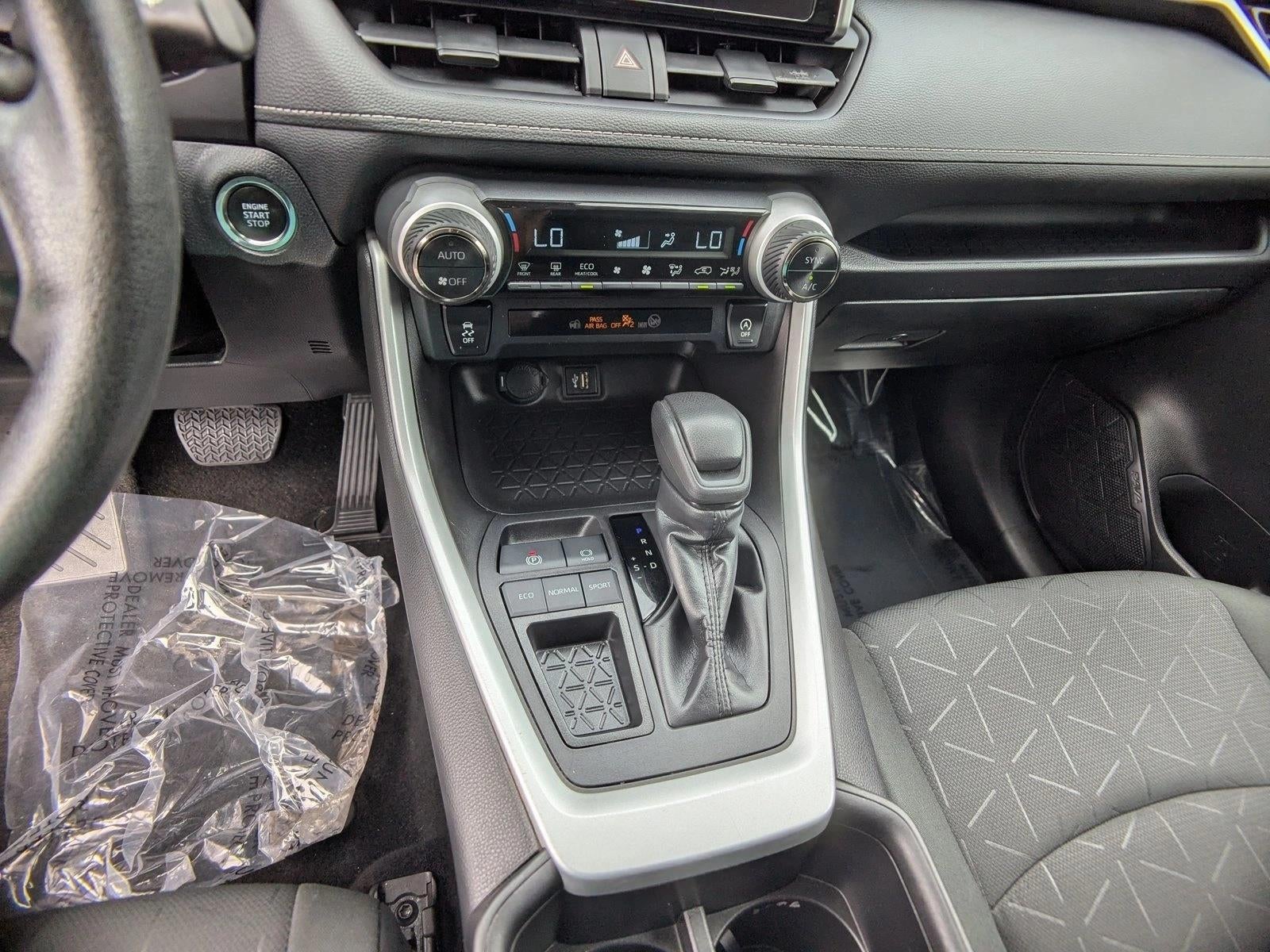 2024 Toyota RAV4 XLE FWD (GS)