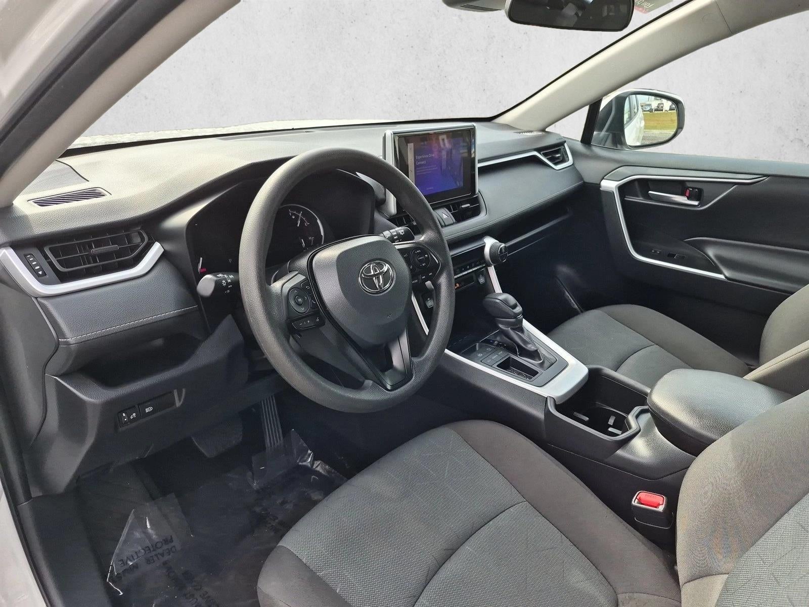 2025 Toyota RAV4 XLE FWD (GS)