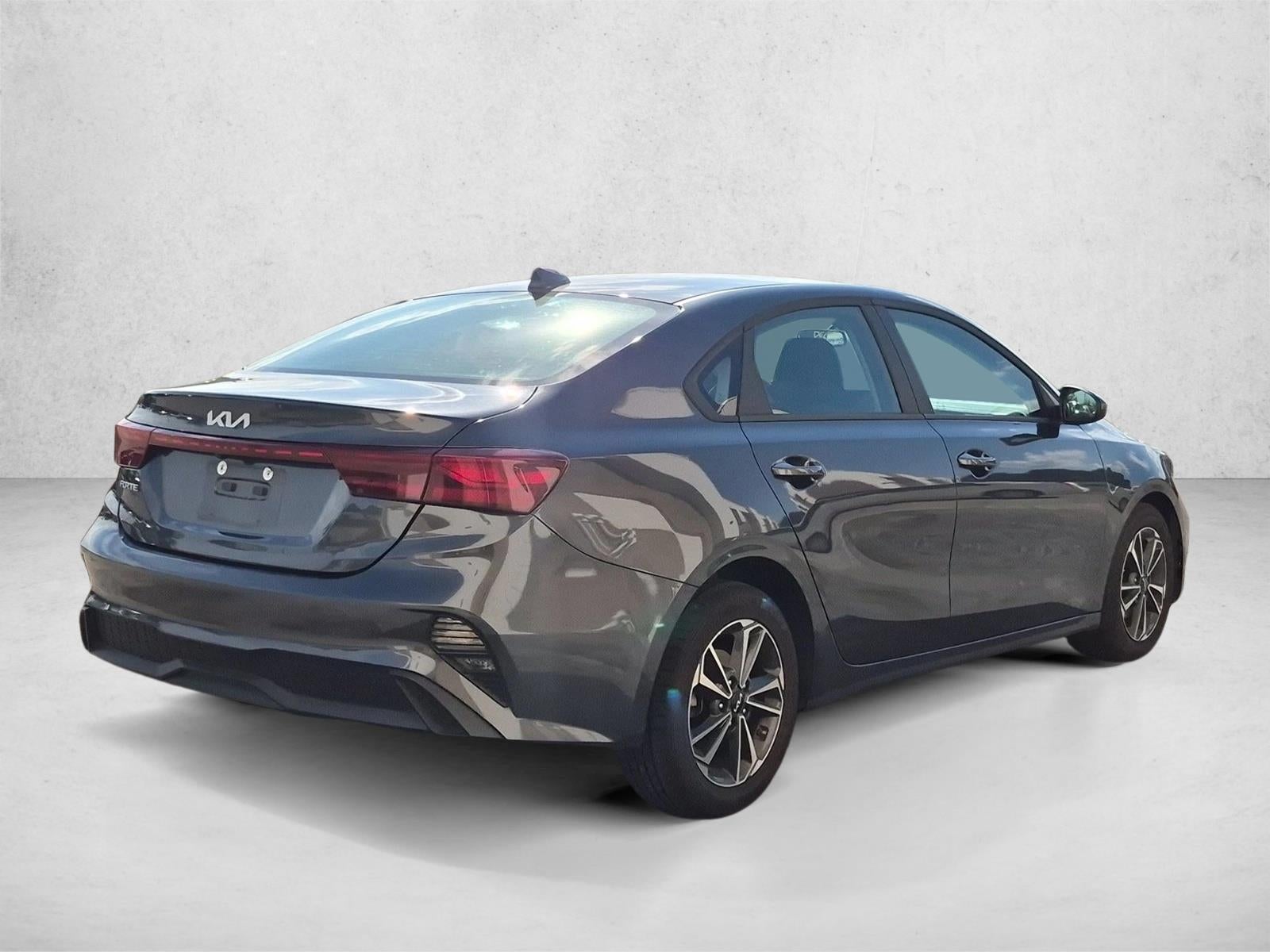 2024 Kia Forte LXS IVT