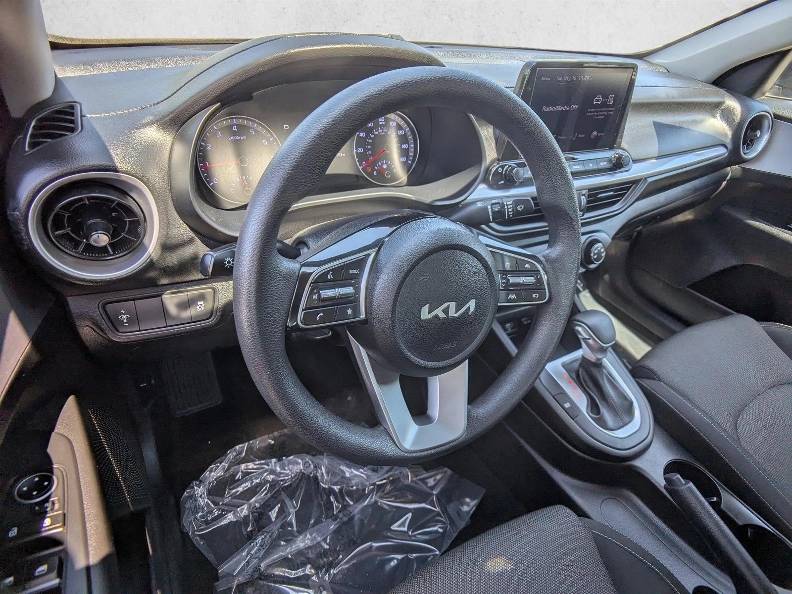 2023 Kia Forte LXS IVT