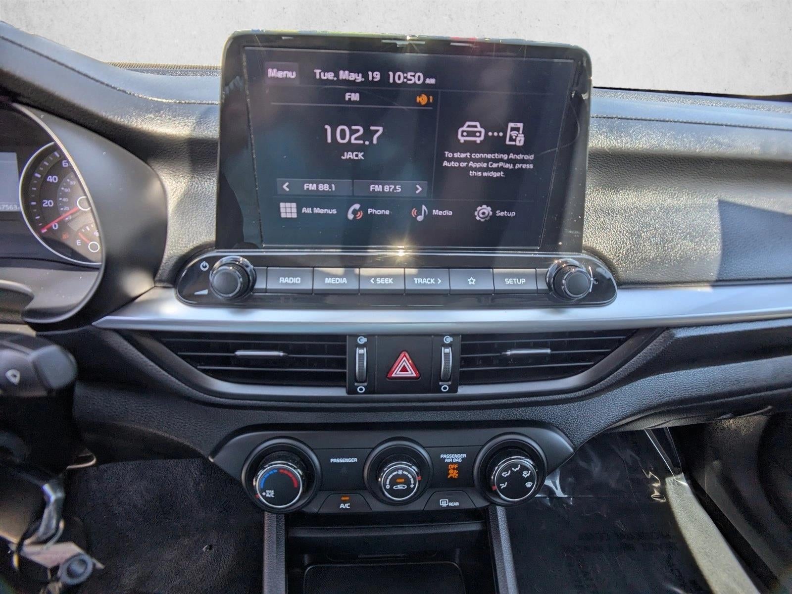 2023 Kia Forte LXS IVT