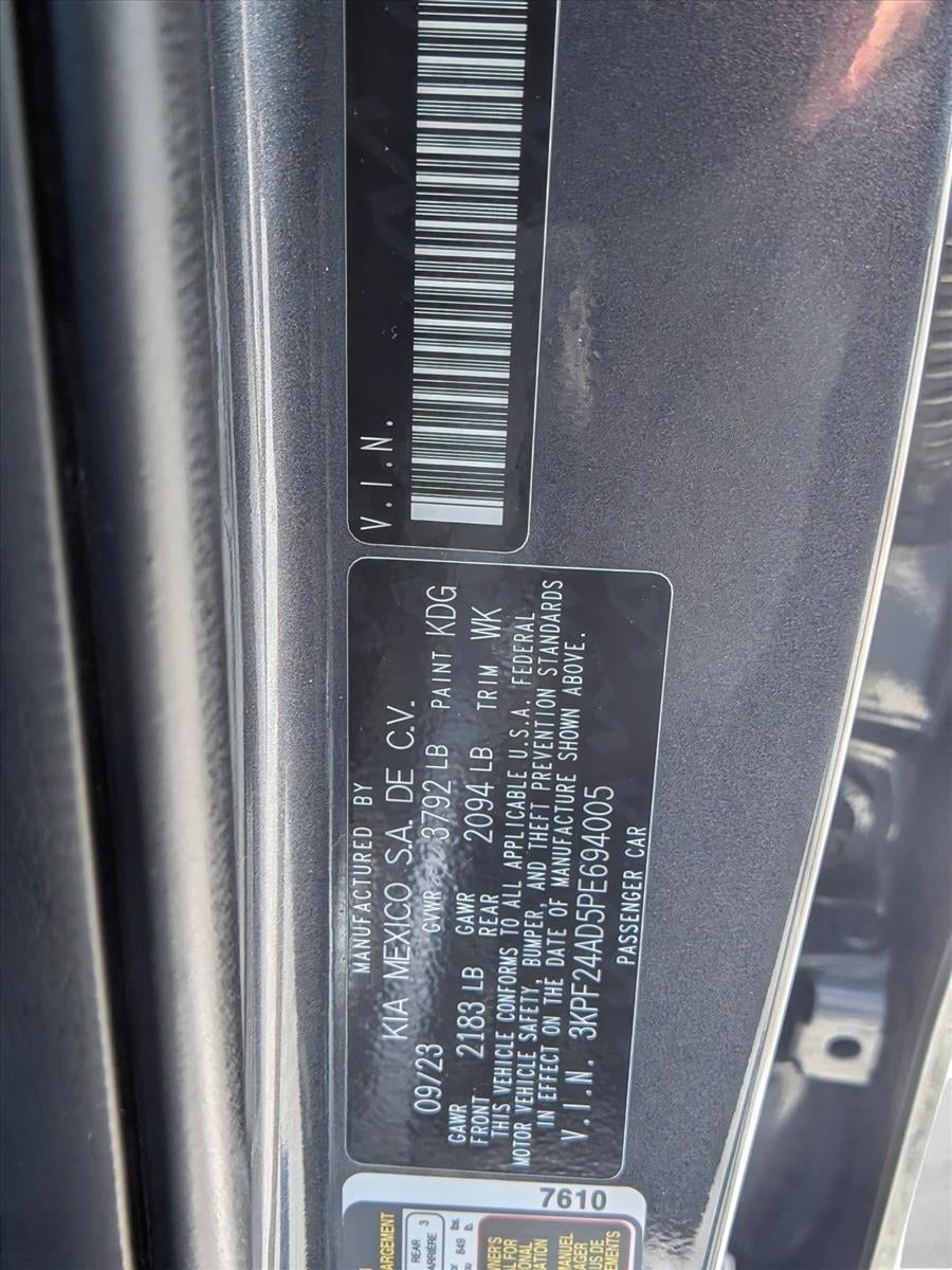 2023 Kia Forte LXS IVT