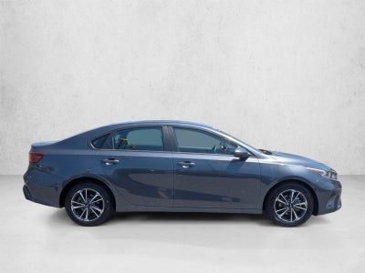 2023 Kia Forte LXS IVT