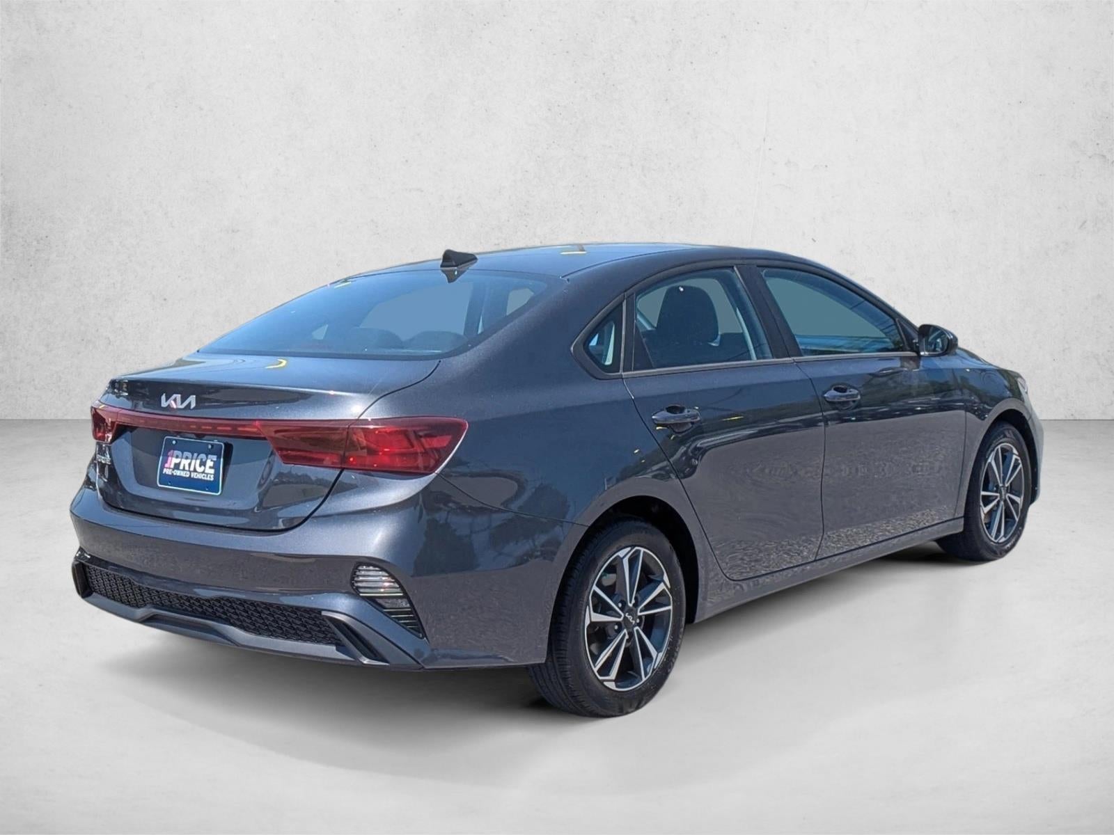 2023 Kia Forte LXS IVT