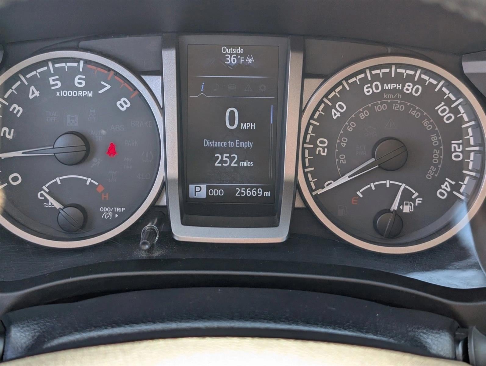 2017 Toyota Tacoma SR5 Double Cab 5' Bed V6 4x4 AT (Natl)