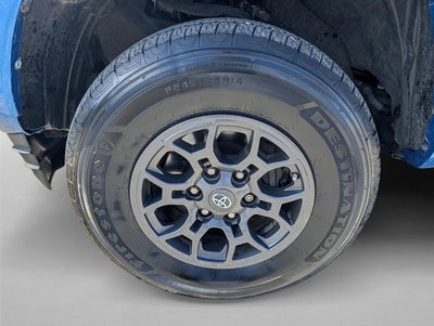 2017 Toyota Tacoma SR5 Double Cab 5' Bed V6 4x4 AT (Natl)