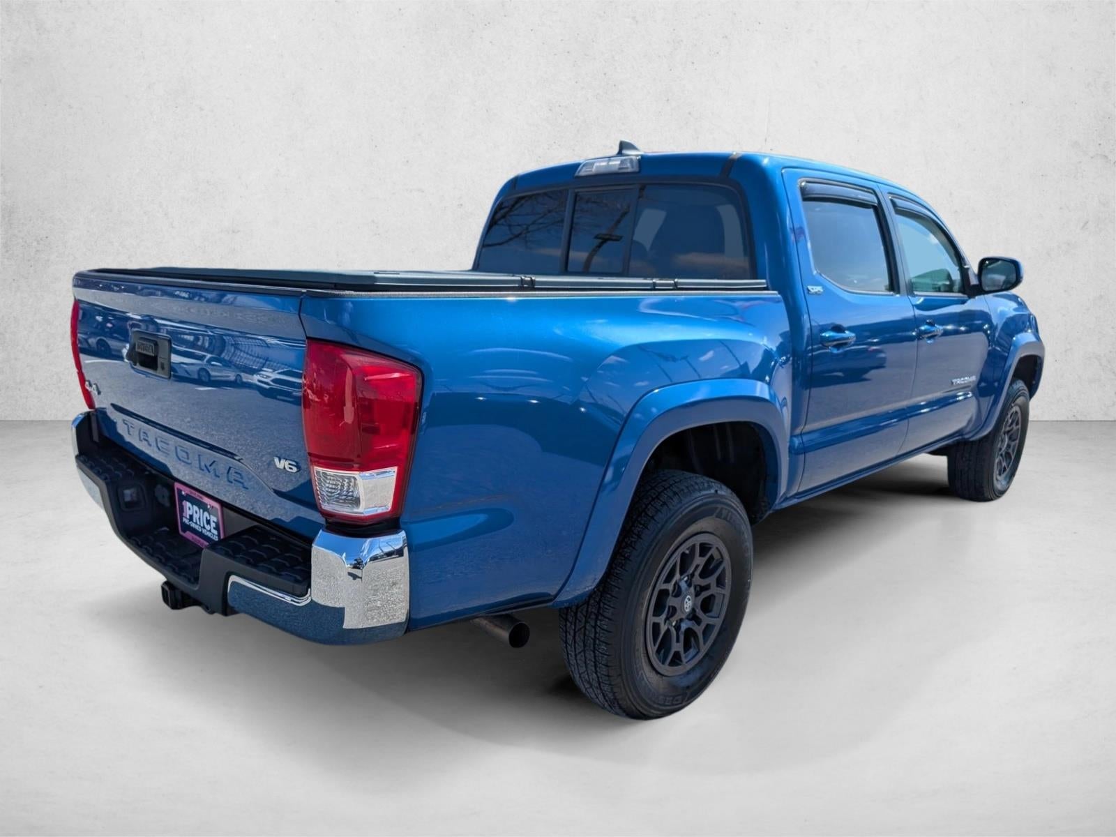 2017 Toyota Tacoma SR5 Double Cab 5' Bed V6 4x4 AT (Natl)