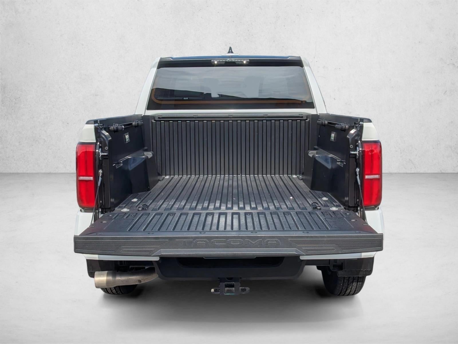 2025 Toyota Tacoma 2WD 2WD SR5 Double Cab 5' Bed AT (Natl)