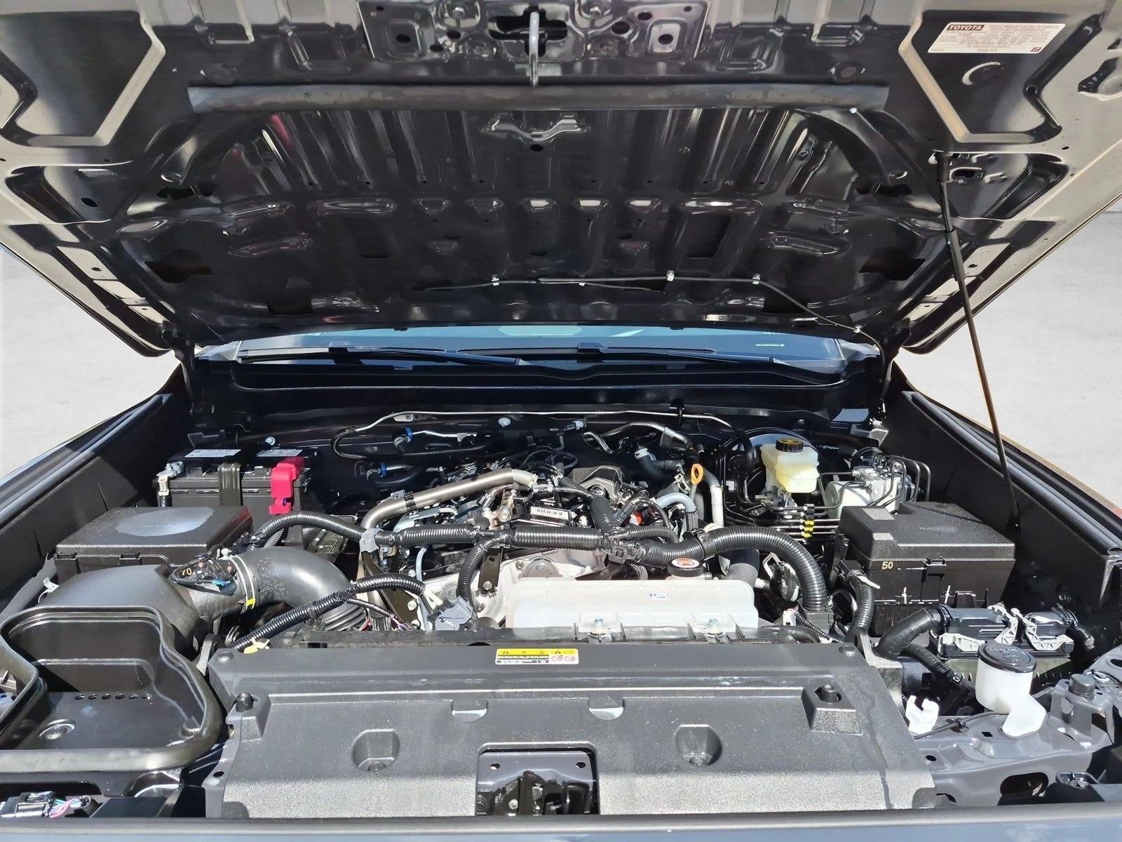 2026 Toyota Tacoma 4WD 4WD SR5 Double Cab 5' Bed AT (Natl)
