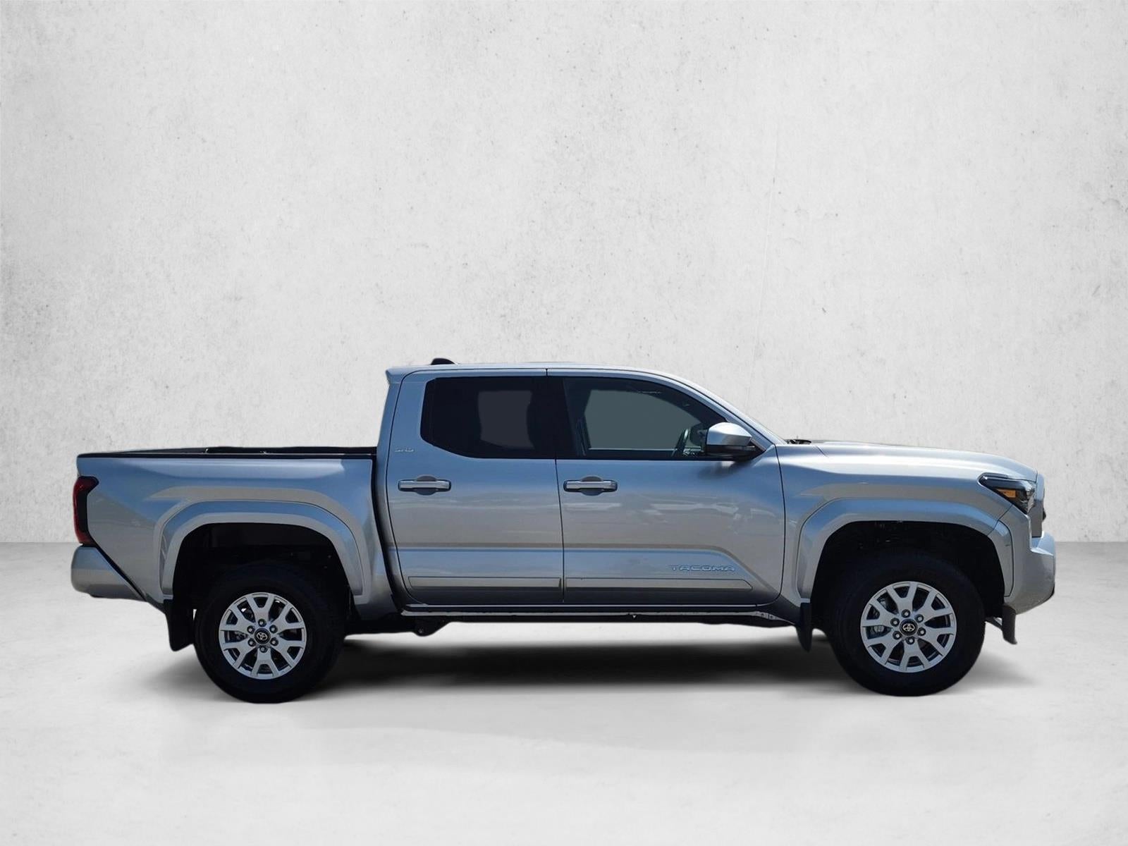 2026 Toyota Tacoma 4WD 4WD SR5 Double Cab 5' Bed AT (Natl)