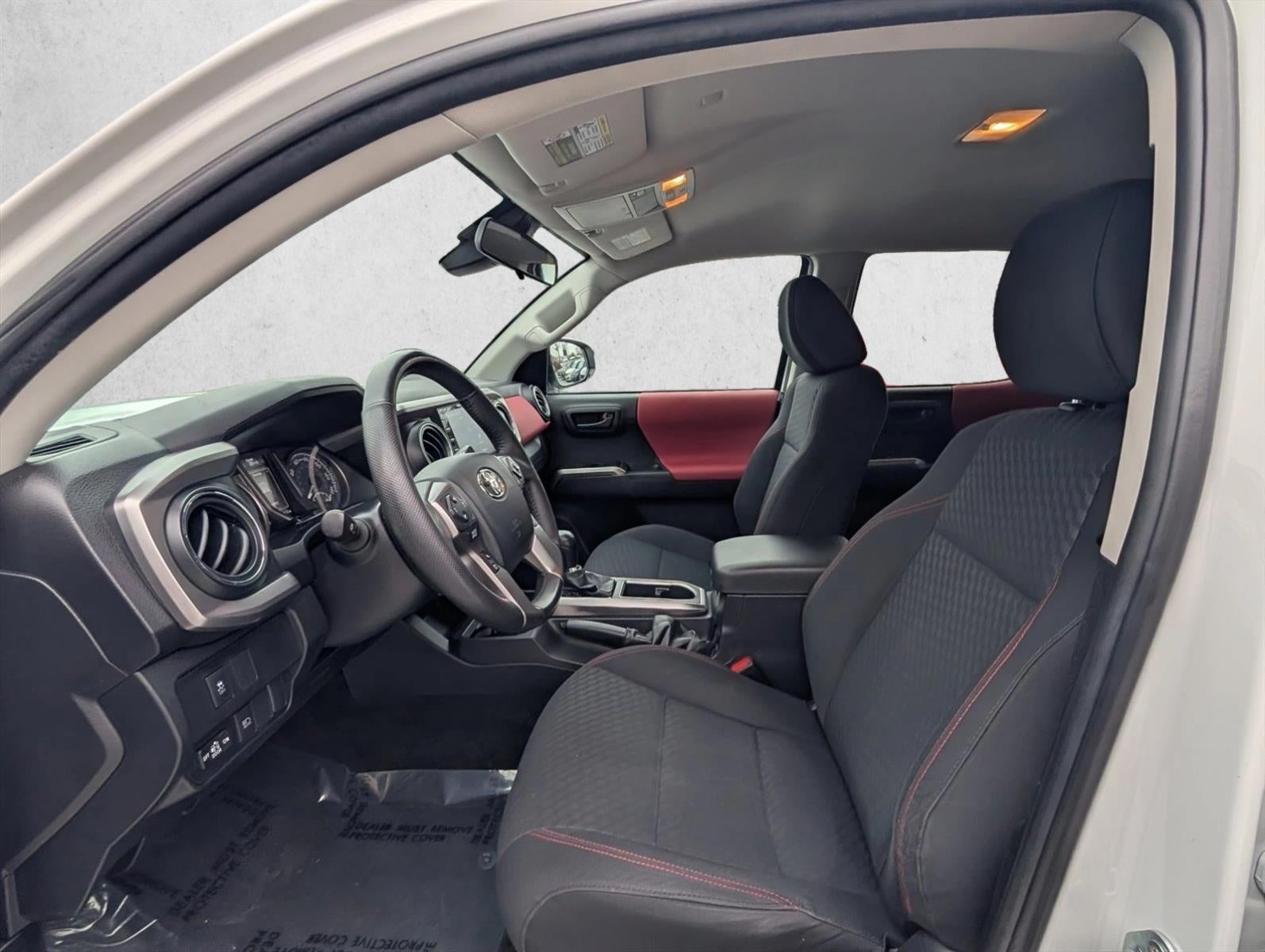 2023 Toyota Tacoma 2WD 2WD SR5 Double Cab 5' Bed I4 AT (SE)