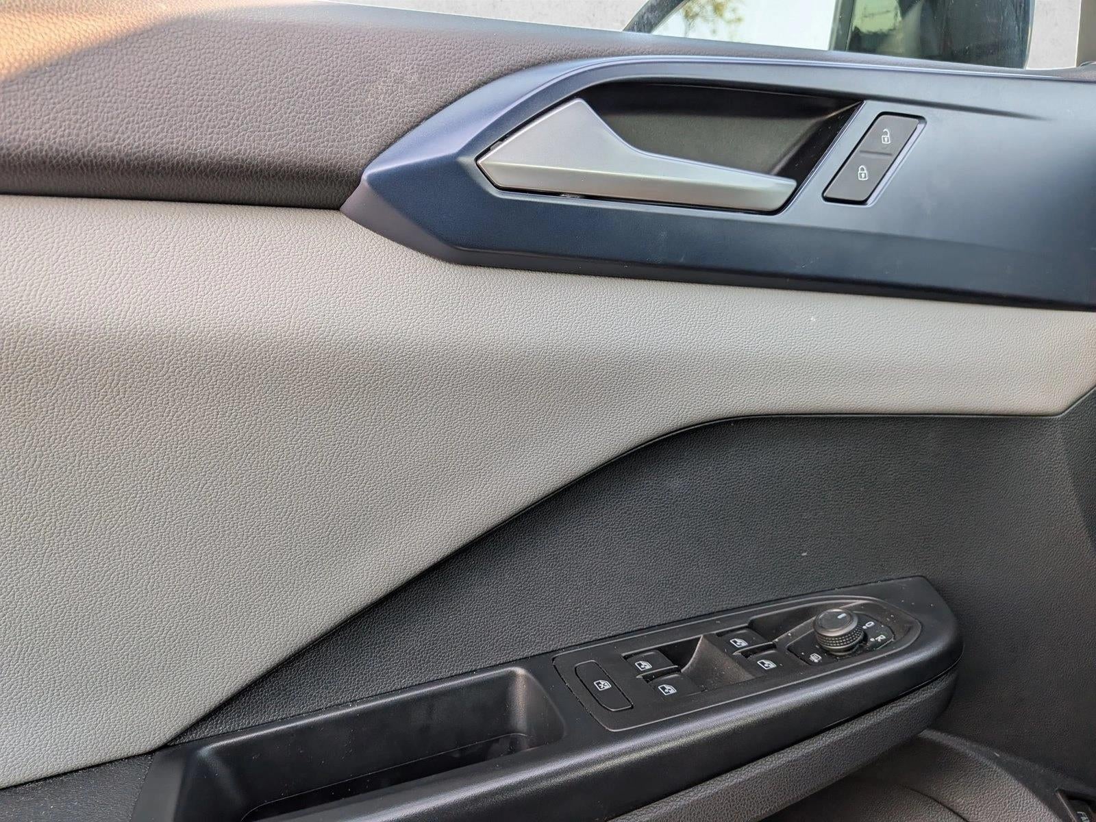 2023 Volkswagen Taos SE FWD