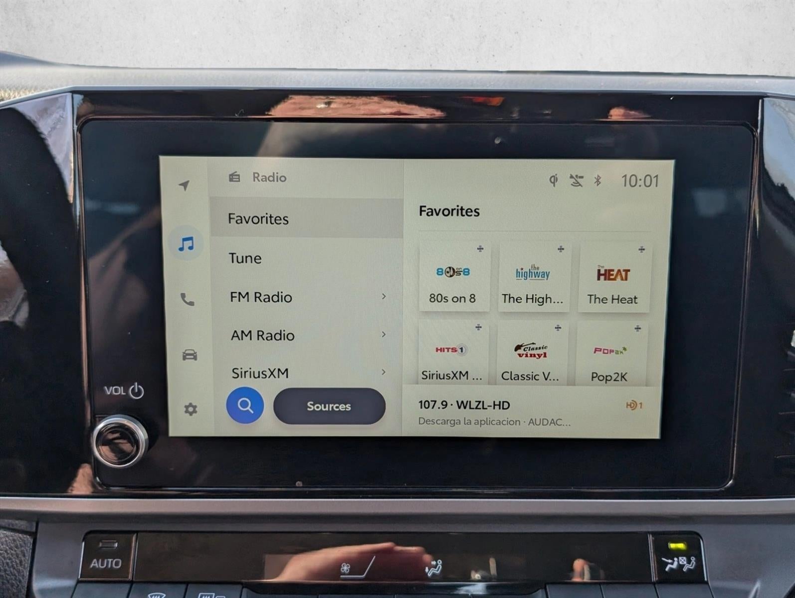 2025 Toyota Camry LE (SE)