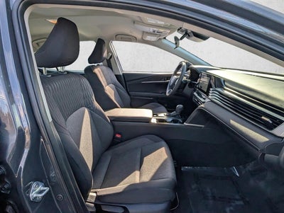 2025 Toyota Camry LE (SE)