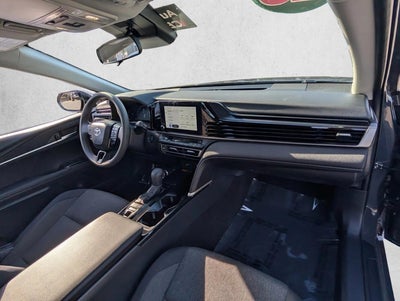 2025 Toyota Camry LE (SE)