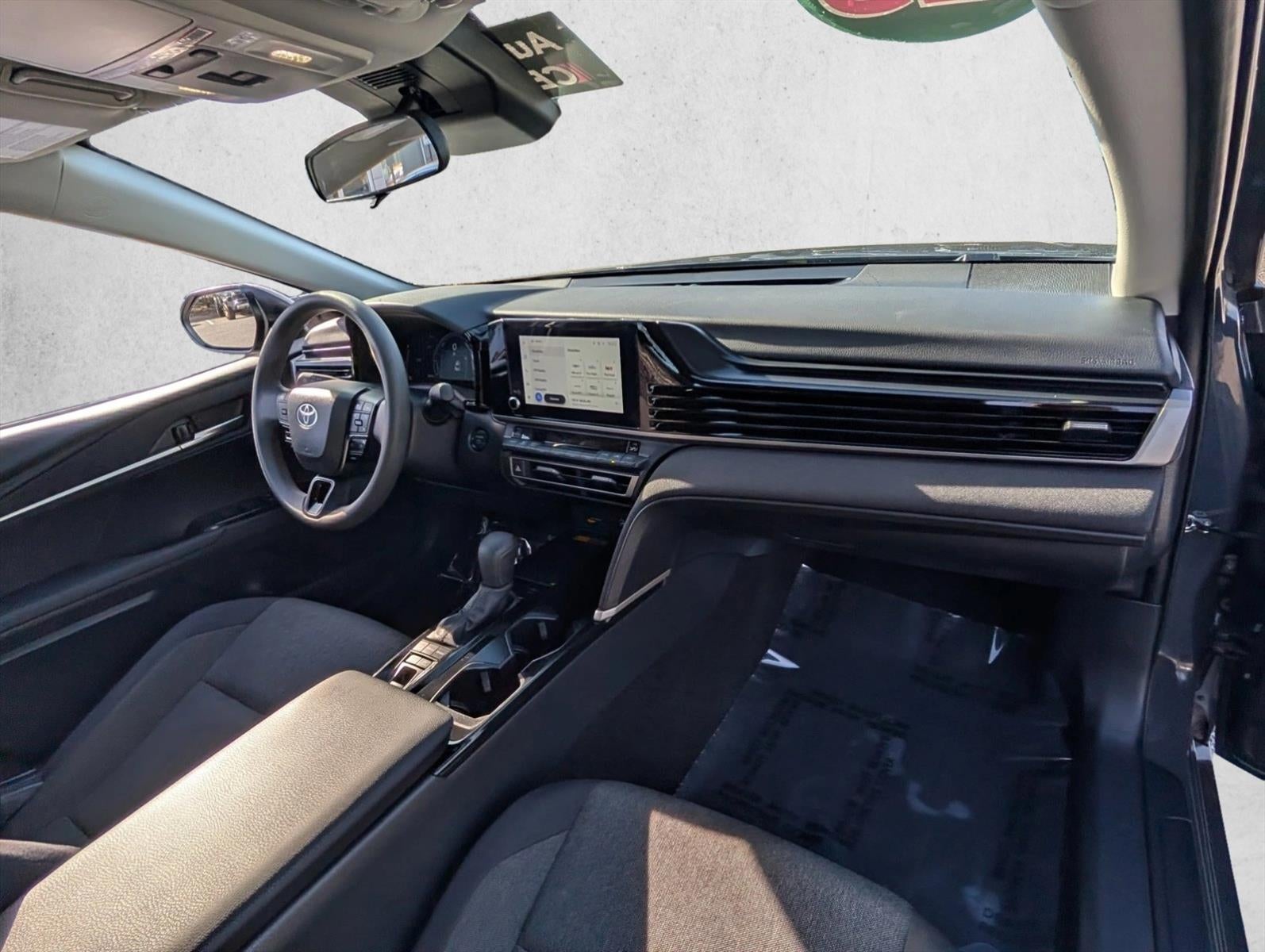 2025 Toyota Camry LE (SE)