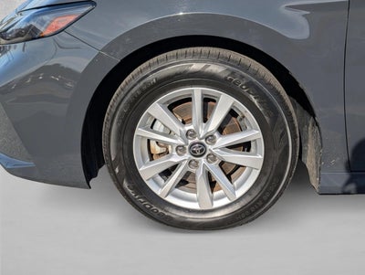 2025 Toyota Camry LE (SE)
