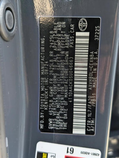 2025 Toyota Camry LE (SE)